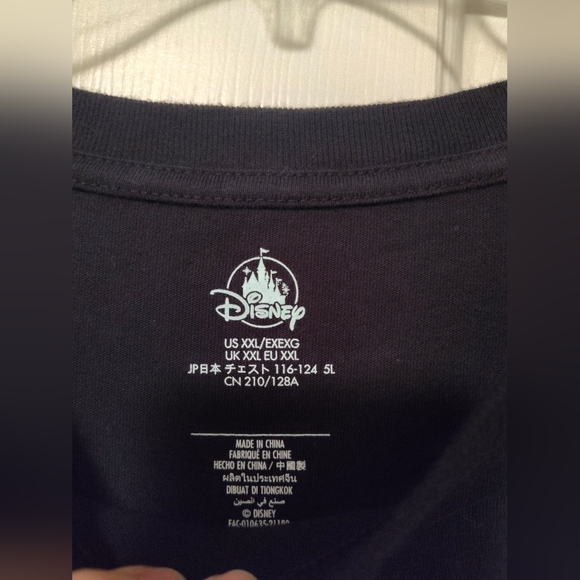 Black Mickey Mouse T-Shirt NWOT - Picture 5 of 9